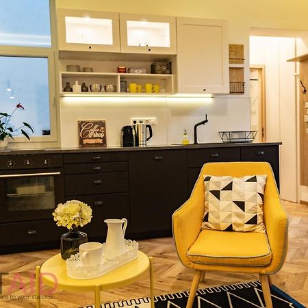 M10 Apartment - Hostaid Budapest Eksteriør bilde