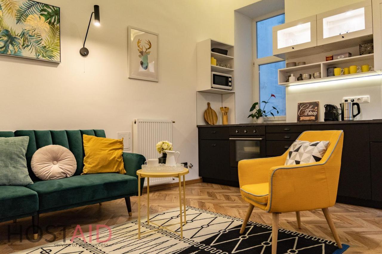 M10 Apartment - Hostaid Budapest Eksteriør bilde